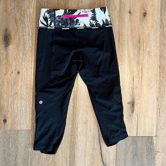 Lululemon Floral Band Black Leggings Black White & Pink 4 - Picture 1 of 5